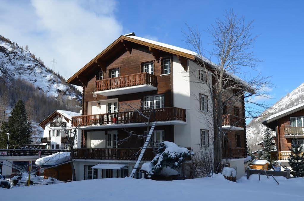 サース・アルマゲルHaus Alpenperleアパートメント エクステリア 写真